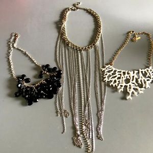 ⚜️bundle of 3 Boutique stylish Necklaces ⚜️